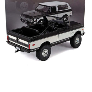 1971 CHEVROLET K5 BLAZER BLACK & WHITE 1:18 SCALE