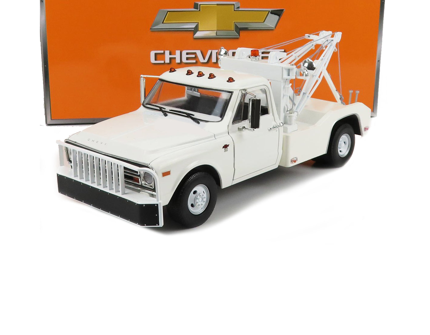 1968 CHEVROLET C-30 DUALLY WRECKER WHITE 1:18 SCALE BY GREENLIGHT 13623