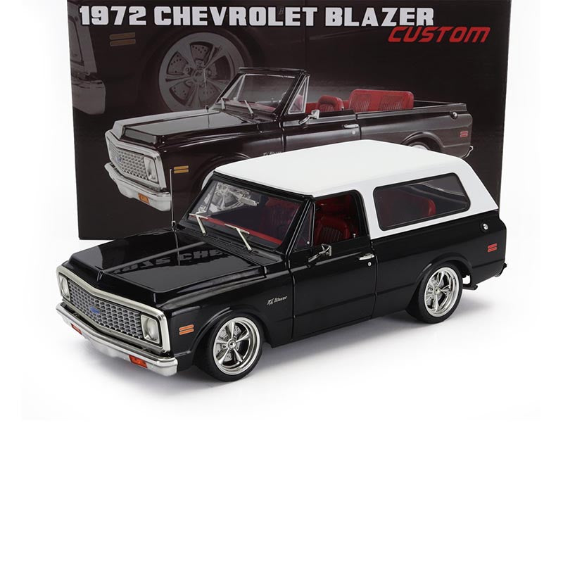 1972 CHEVROLET BLAZER 2WD CUSTOM BLACK & WHITE 1:18 SCALE