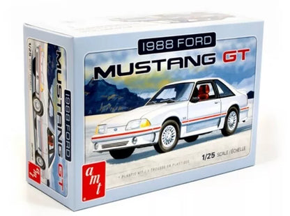 AMT 1988 FORD MUSTANG GT 1:25 SCALE MODEL CAR KIT AMT1216M