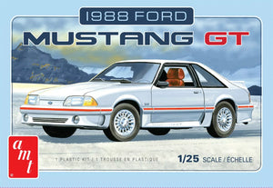 AMT 1988 FORD MUSTANG GT 1:25 SCALE MODEL CAR KIT AMT1216M